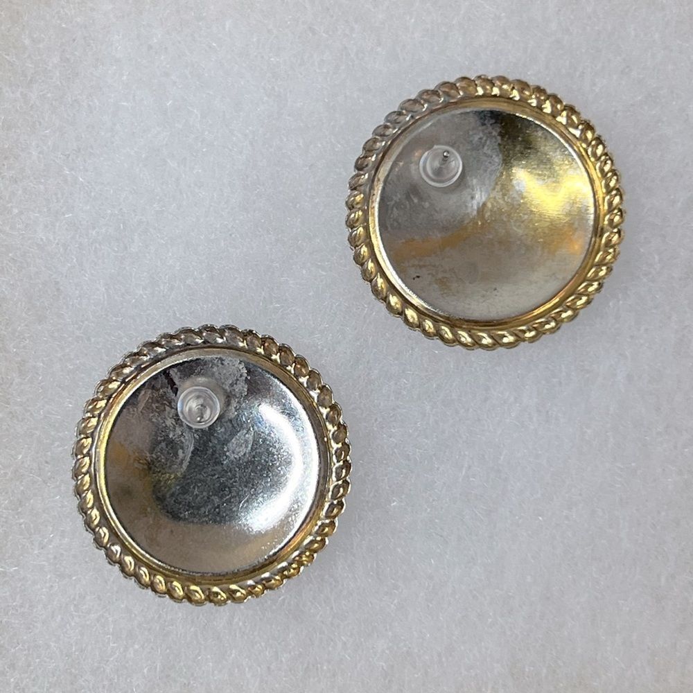 Vintage Style Hand Crafted Gold Tone & Epoxy Paint Swirl Design Pierced Earrings - Picture 3 of 3